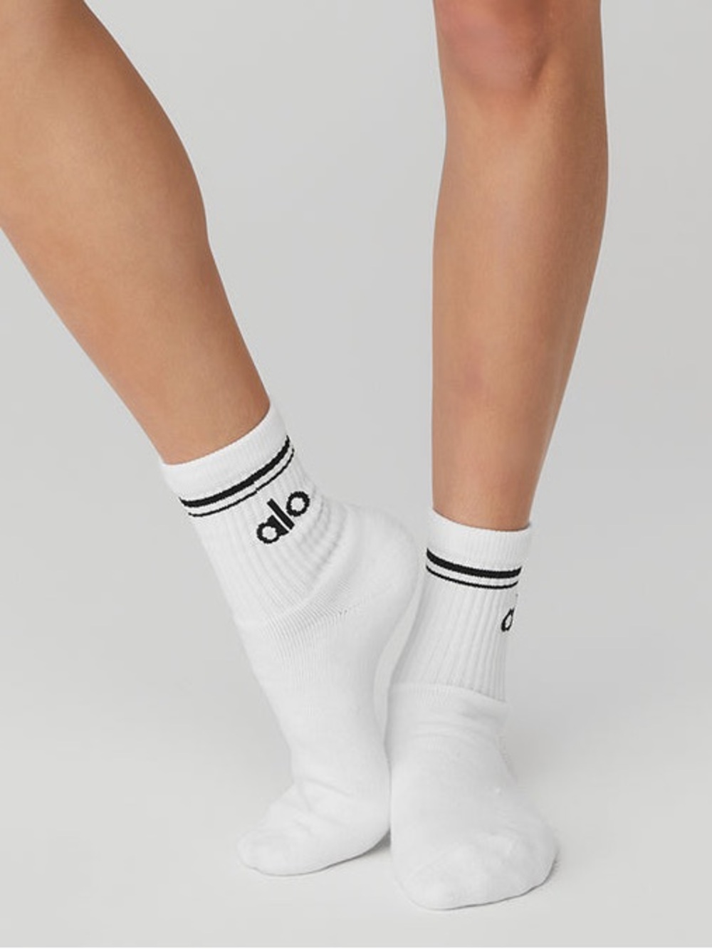NWT alo Yoga Unisex Half-crew socks size medium white n black